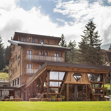 Avalanche - Alpine Boutique 3*